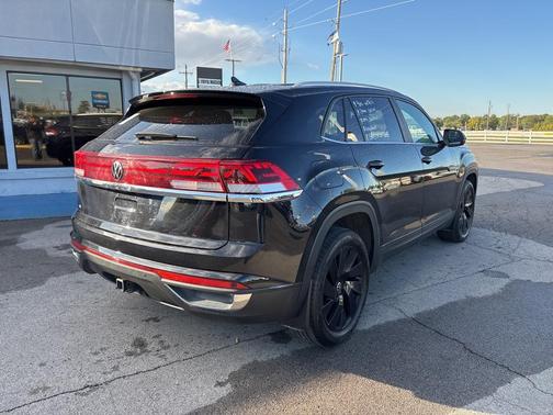 2024 Volkswagen Atlas Cross Sport 2.0T SE w/Technology 4MOTION