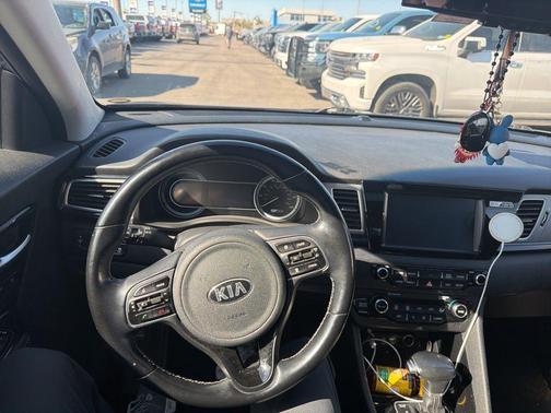 Metal Stream 2018 Kia Niro Touring