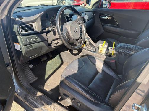 Metal Stream 2018 Kia Niro Touring