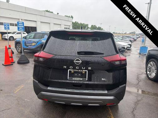 Super Black 2022 Nissan Rogue SL