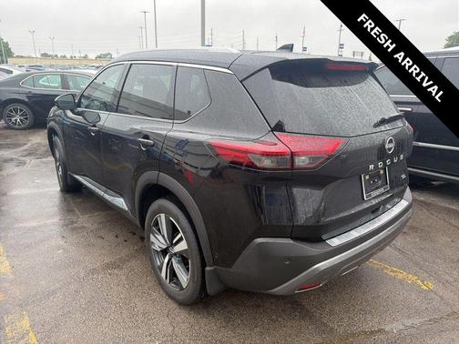 Super Black 2022 Nissan Rogue SL