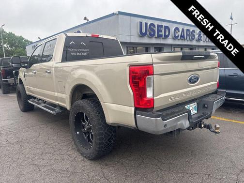 WHITE GOLD 2017 Ford F-250 Lariat