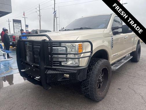WHITE GOLD 2017 Ford F-250 Lariat