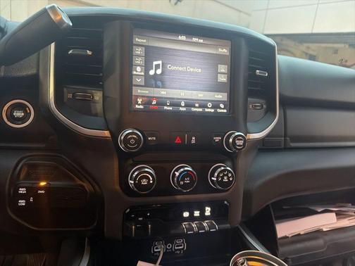 2020 RAM 2500 Big Horn Crew Cab 4x4 6'4' Box