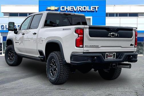 White Sands 2026 Chevrolet Silverado 2500 Crew Cab, Standard Bed, XR2, 4WD