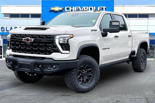 White Sands 2026 Chevrolet Silverado 2500 Crew Cab, Standard Bed, XR2, 4WD