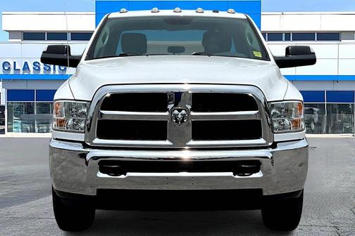 2018 RAM 3500 Tradesman Crew Cab 4x2 8' Box
