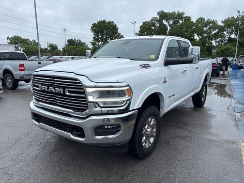 Bright White Clearcoat 2022 RAM 2500 Laramie Crew Cab 4x4 6'4' Box