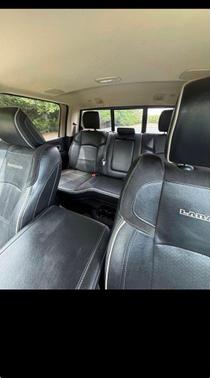 Bright White Clearcoat 2022 RAM 2500 Laramie Crew Cab 4x4 6'4' Box