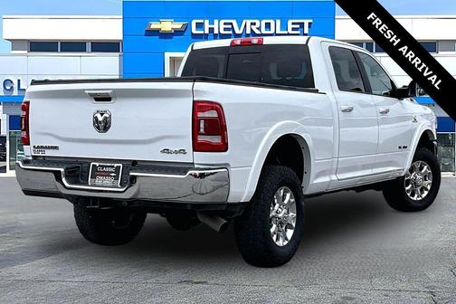 Bright White Clearcoat 2022 RAM 2500 Laramie Crew Cab 4x4 6'4' Box