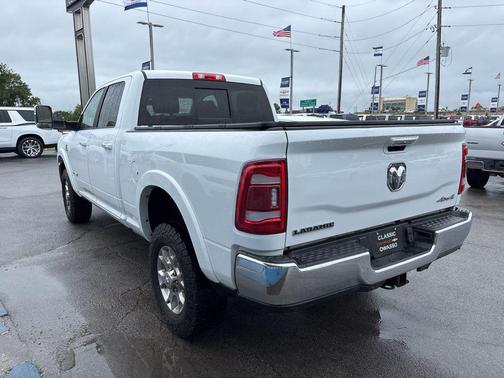 Bright White Clearcoat 2022 RAM 2500 Laramie Crew Cab 4x4 6'4' Box