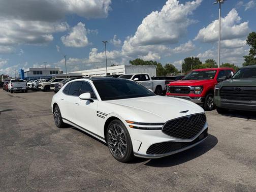 Uyuni White 2025 Genesis G90 3.5T e-SC AWD