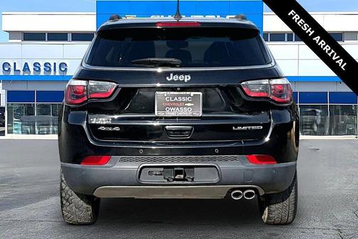 Diamond Black Crystal Pearlcoat 2018 Jeep Compass Limited