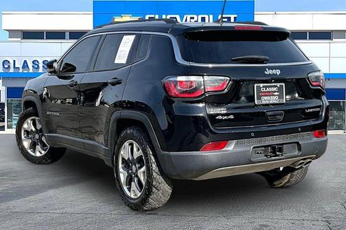 Diamond Black Crystal Pearlcoat 2018 Jeep Compass Limited