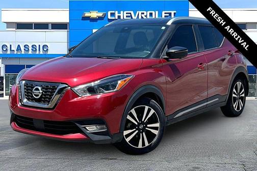 Cayenne Red/Super Black 2020 Nissan Kicks SR