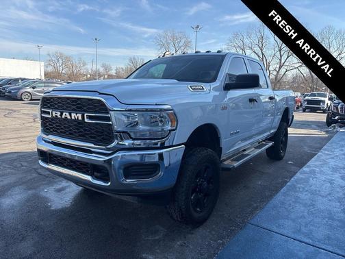 2022 RAM 2500 Tradesman Crew Cab 4x4 6'4' Box
