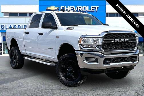 2022 RAM 2500 Tradesman Crew Cab 4x4 6'4' Box