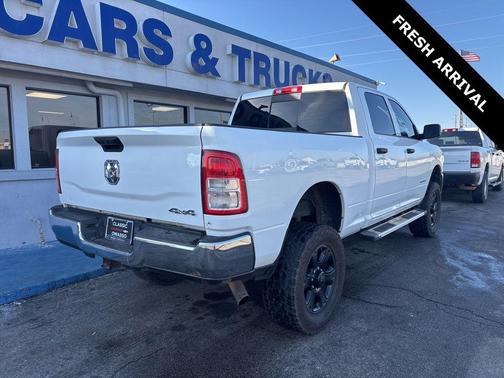 2022 RAM 2500 Tradesman Crew Cab 4x4 6'4' Box