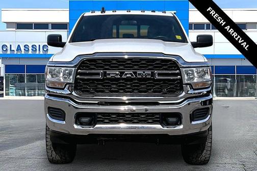 2022 RAM 2500 Tradesman Crew Cab 4x4 6'4' Box