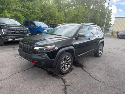 Diamond Black Crystal Pearlcoat 2021 Jeep Cherokee Trailhawk