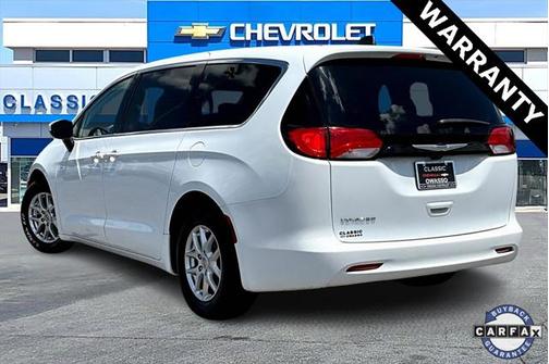 2023 Chrysler Voyager LX