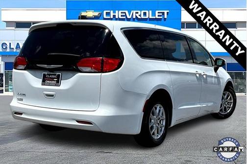 2023 Chrysler Voyager LX