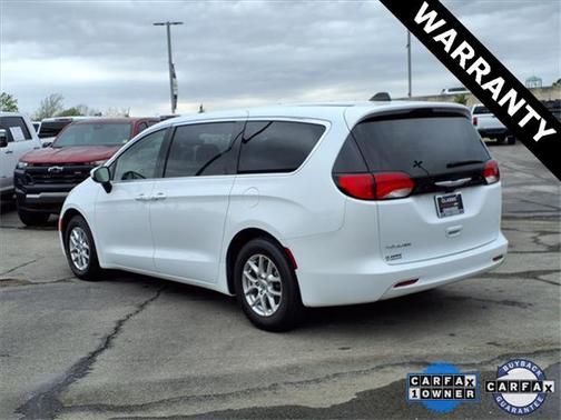 2023 Chrysler Voyager LX