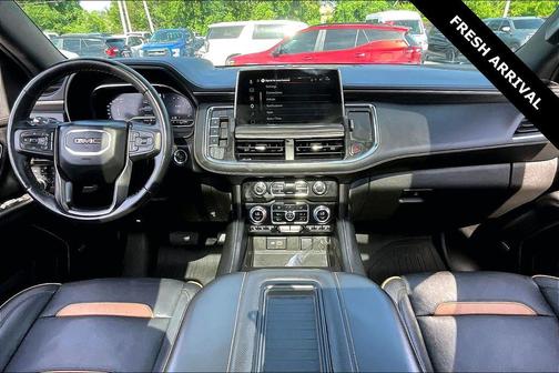 Summit White 2023 GMC Yukon 4WD AT4