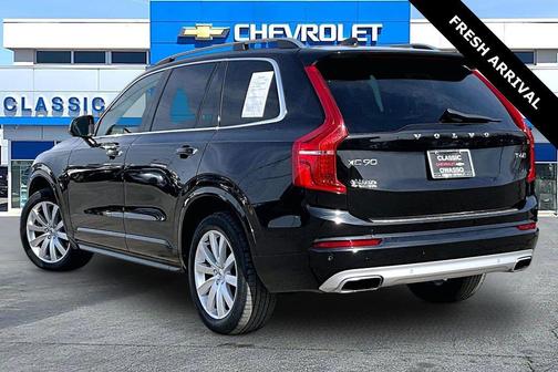 2016 Volvo XC90 T6 Momentum