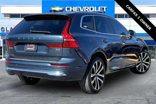 2023 Volvo XC60 B5 Ultimate Bright Theme