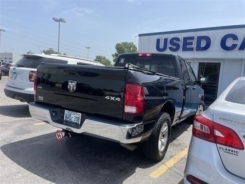 Photo 2 of 11 of 2015 RAM 1500 SLT