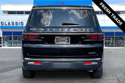 Diamond Black Crystal Pearlcoat 2022 Jeep Wagoneer Series II 4x2