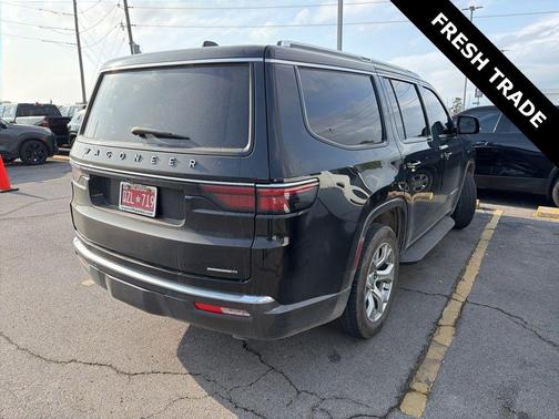 Diamond Black Crystal Pearlcoat 2022 Jeep Wagoneer Series II 4x2