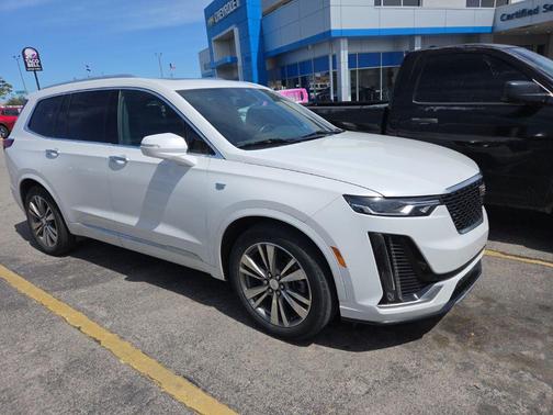 Crystal White Tricoat 2021 Cadillac XT6 Premium Luxury FWD