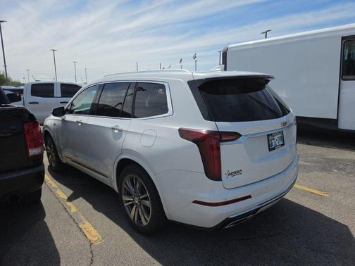 Crystal White Tricoat 2021 Cadillac XT6 Premium Luxury FWD