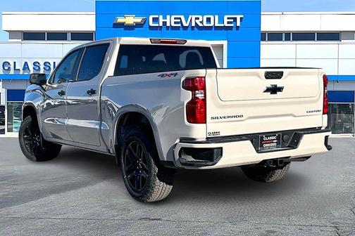 White Sands 2026 Chevrolet Silverado 1500 Custom