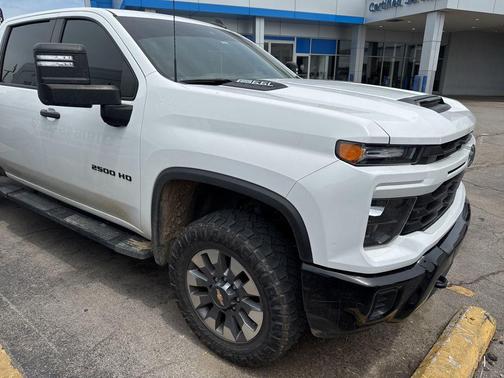 Summit White 2024 Chevrolet Silverado 2500 Custom