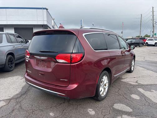 Velvet Red Pearlcoat 2020 Chrysler Pacifica Limited