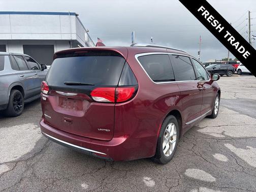Velvet Red Pearlcoat 2020 Chrysler Pacifica Limited