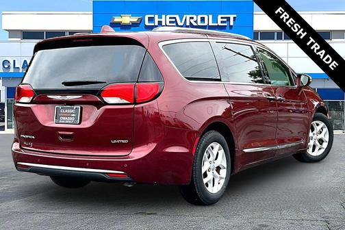 Velvet Red Pearlcoat 2020 Chrysler Pacifica Limited