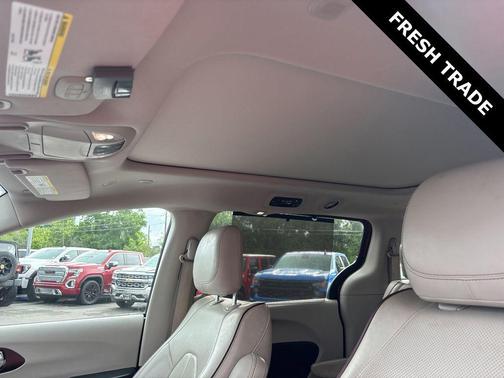 Velvet Red Pearlcoat 2020 Chrysler Pacifica Limited