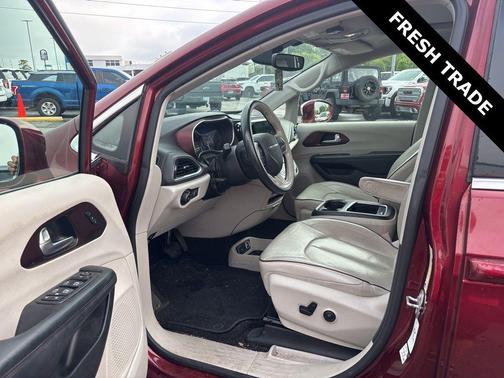 Velvet Red Pearlcoat 2020 Chrysler Pacifica Limited