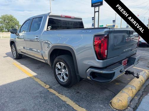 Sterling Metallic 2023 GMC Sierra 1500 SLT