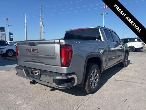 Sterling Metallic 2023 GMC Sierra 1500 SLT