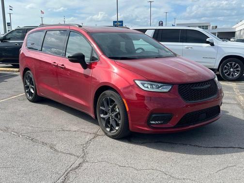 Red Hot Pearlcoat 2025 Chrysler Pacifica Limited