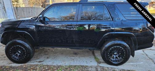 Midnight Black Metallic 2022 Toyota 4Runner SR5