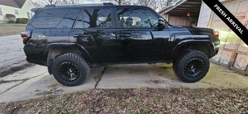 Midnight Black Metallic 2022 Toyota 4Runner SR5