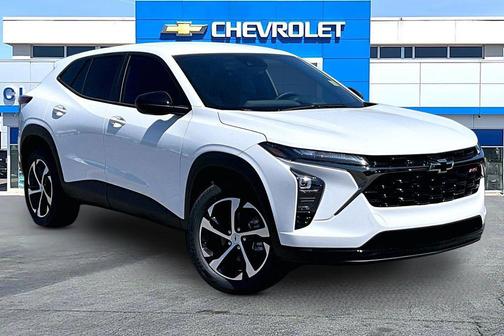 Summit White 2026 Chevrolet Trax FWD 1RS