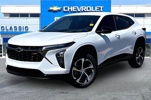 Summit White 2026 Chevrolet Trax FWD 1RS