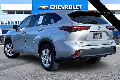 2024 Toyota Highlander LE